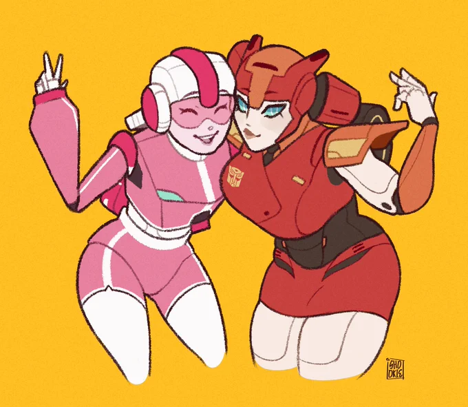 i like to think they meet each other a lot on their off time[ #art #transformers #maccadam #arcee #elita #elitaone ] 