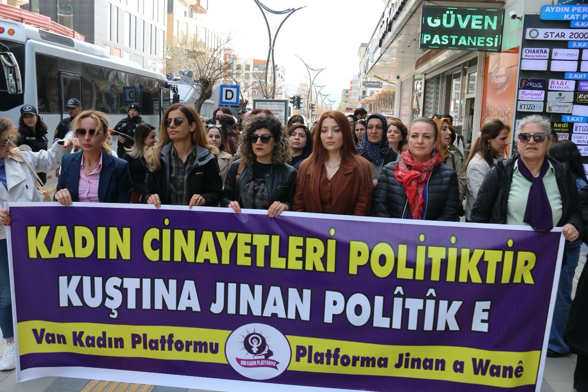 Van’da son bir hafta içinde meydana gelen üç kadının şüpheli ölümü üzerine bileşeni olduğumuz Van Kadın Platformu ile birlikte basın açıklaması düzenledik.