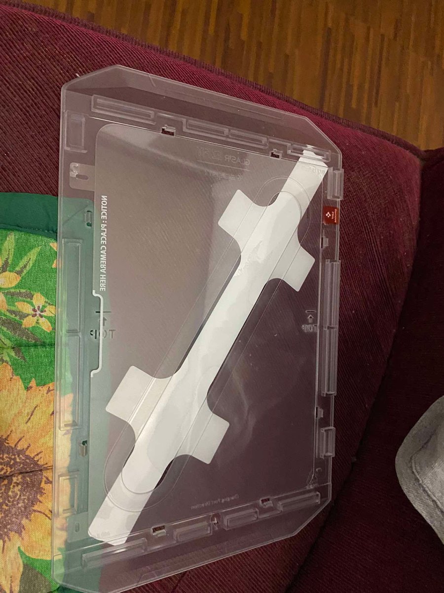 sseravn's tweet photo. wts lfb spigen ipad pro 11 inch tempered glass 

₱1000 
rfs: wrong model 

brand new — opened js for the pics 

bought it from canada pa for 50$ (₱2000+) https://t.co/ln6nbmsNO7
