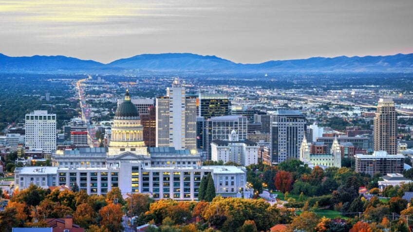 American Legislative Exchange Council (@alec_states) on Twitter photo State leaders' credit top ranking to Utah's hardworking culture and strong community. ALEC's <a href="/Taxeconomist/">Jonathan Williams</a> spoke with reporter <a href="/BrighamTomco/">Brigham Tomco</a> in <a href="/Deseret/">Deseret News</a> highlighting Utahās 18-year streak as the state with the best economic outlook.
alec.org/article/utah-lā¦
#Utah #RSPS #Economy State leaders' credit top ranking to Utah's hardworking culture and strong community. ALEC's <a href="/Taxeconomist/">Jonathan Williams</a> spoke with reporter <a href="/BrighamTomco/">Brigham Tomco</a> in <a href="/Deseret/">Deseret News</a> highlighting Utahās 18-year streak as the state with the best economic outlook.
alec.org/article/utah-lā¦
#Utah #RSPS #Economy
