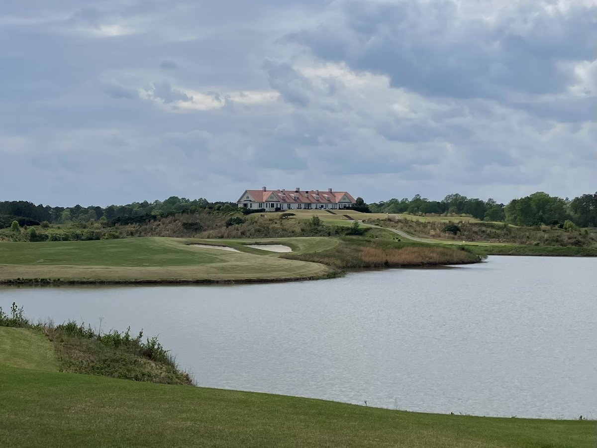 ML_Turf's tweet photo. Incredible day returning to @RoyalNewKent_GC after nearly 5 years. Even more special joining @EnvuGolfUS colleagues and seeing many of the members and employees of the club, @ODGCSA, and @VirginiaGCSA that helped mold my career, during this years ODGCSA Scholarship event. https://t.co/bVkTdQB4k1