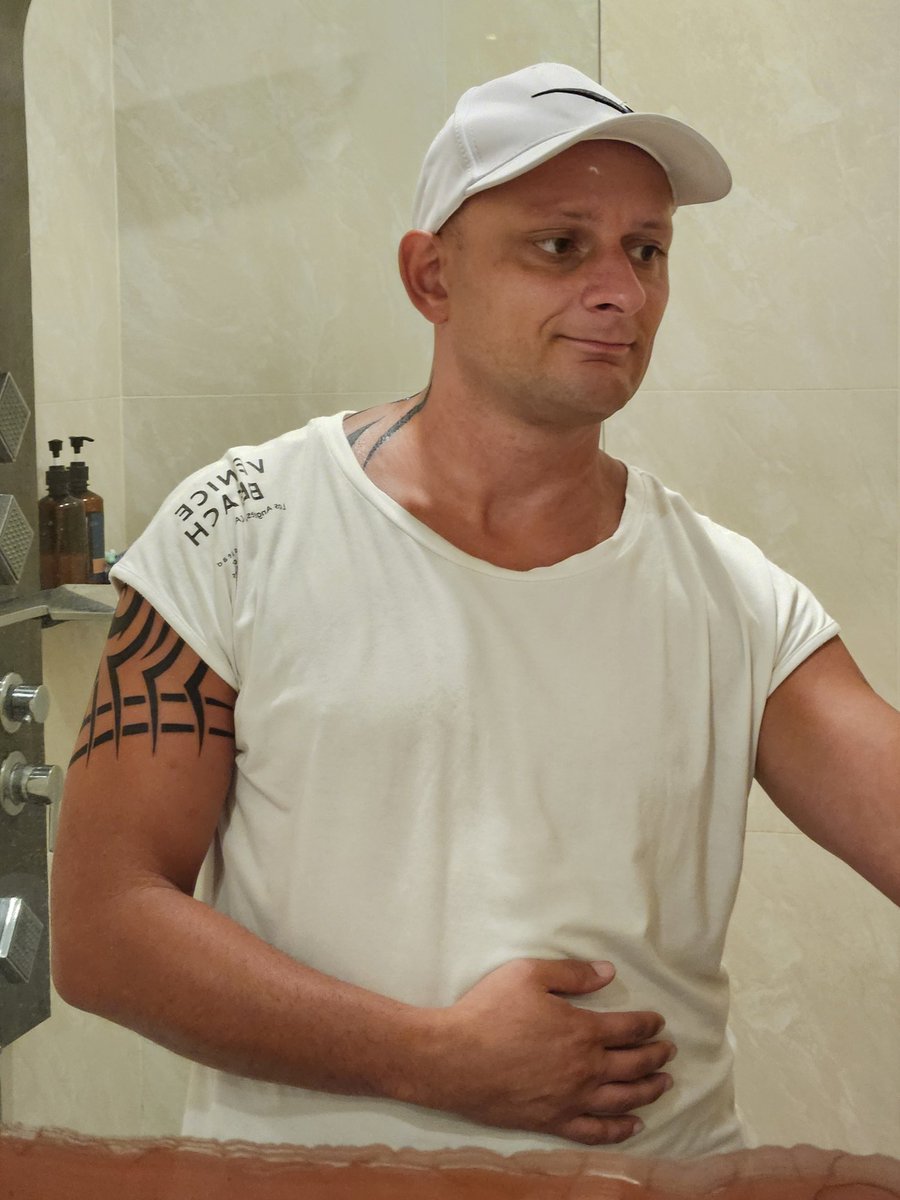 fu_world1's tweet photo. Did the tattoo job in 3 days .. 25h in pain but worth it https://t.co/nL7YNRqazF