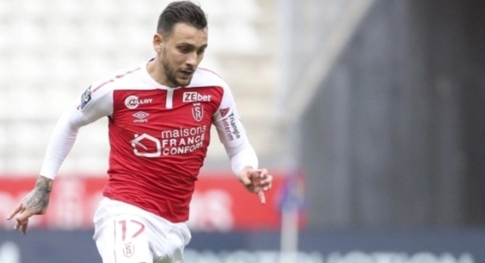 HellasFooty's tweet photo. 📰 Aris & manager Marinos Ouzounidis continue their search to bolster the squad with Greek talent by reportedly making contact with APOEL forward Tasos Donis. The 28 year olds contract expires on the 31st of May 🇬🇷🔜🟡⚫️❓️
#Donis #Aris #APOEL
(@gazzetta_gr) https://t.co/pAxAkcn2jp