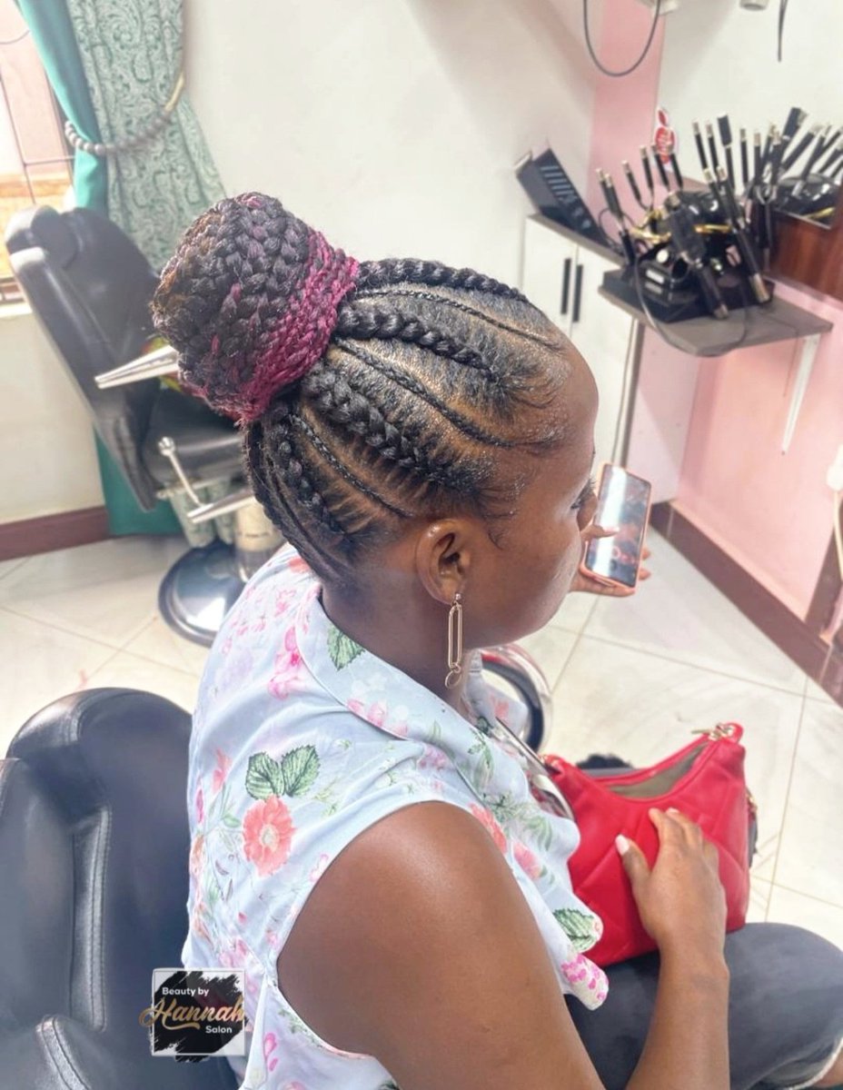 salonhannahz's tweet image. The cornrow braided bun is perfect for any age or occasion.  

Find us on Mwesigwa Road,kira(slope next to Tropix Auto spa). 

For bookings call:
📞+256393247554
WhatsApp +256762385719 

#hannahsalonug #cornrow #braids #haircare
