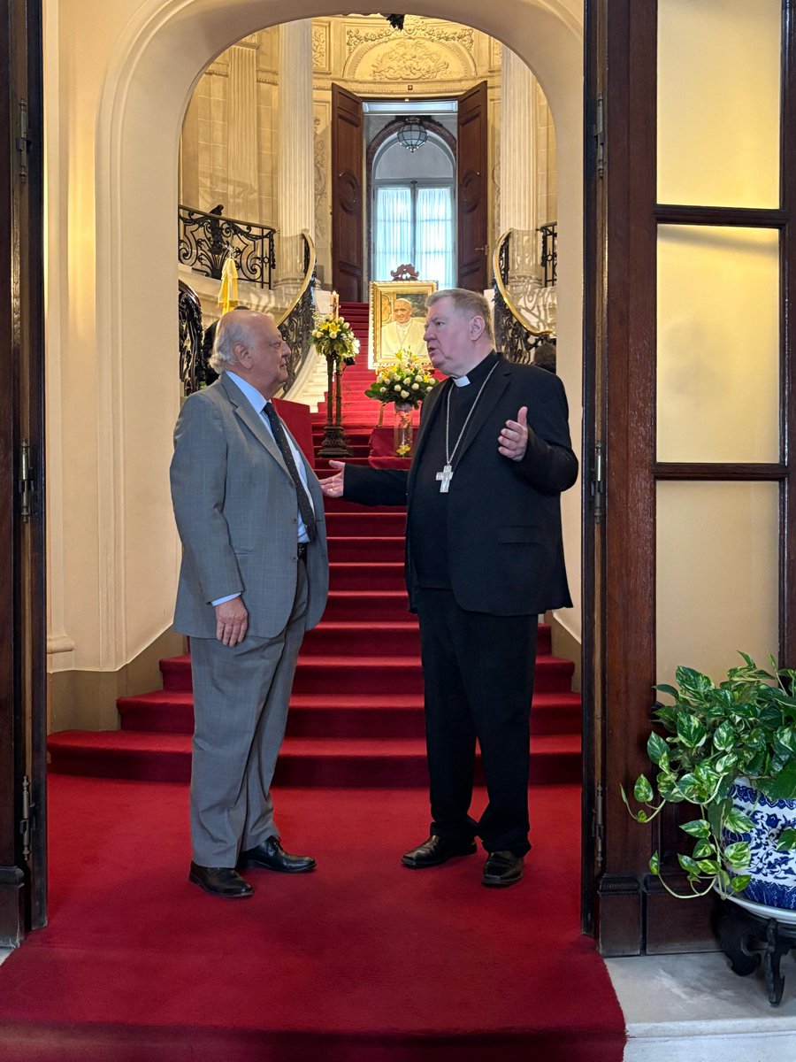 Embajada de Chile en Argentina (@embachilearg) on Twitter photo El Embajador Viera Gallo fue recibido por el Nuncio Apostólico Monseñor Miroslaw Adamczyk, quién concurrió para la firma en el libro de condolencias por la muerte del Papa Francisco, en la Nunciatura Apostólica.<a href="/Minrel_Chile/">Cancillería Chile 🇨🇱</a> <a href="/EpiscopadoArg/">Conferencia Episcopal Argentina</a> El Embajador Viera Gallo fue recibido por el Nuncio Apostólico Monseñor Miroslaw Adamczyk, quién concurrió para la firma en el libro de condolencias por la muerte del Papa Francisco, en la Nunciatura Apostólica.<a href="/Minrel_Chile/">Cancillería Chile 🇨🇱</a> <a href="/EpiscopadoArg/">Conferencia Episcopal Argentina</a>