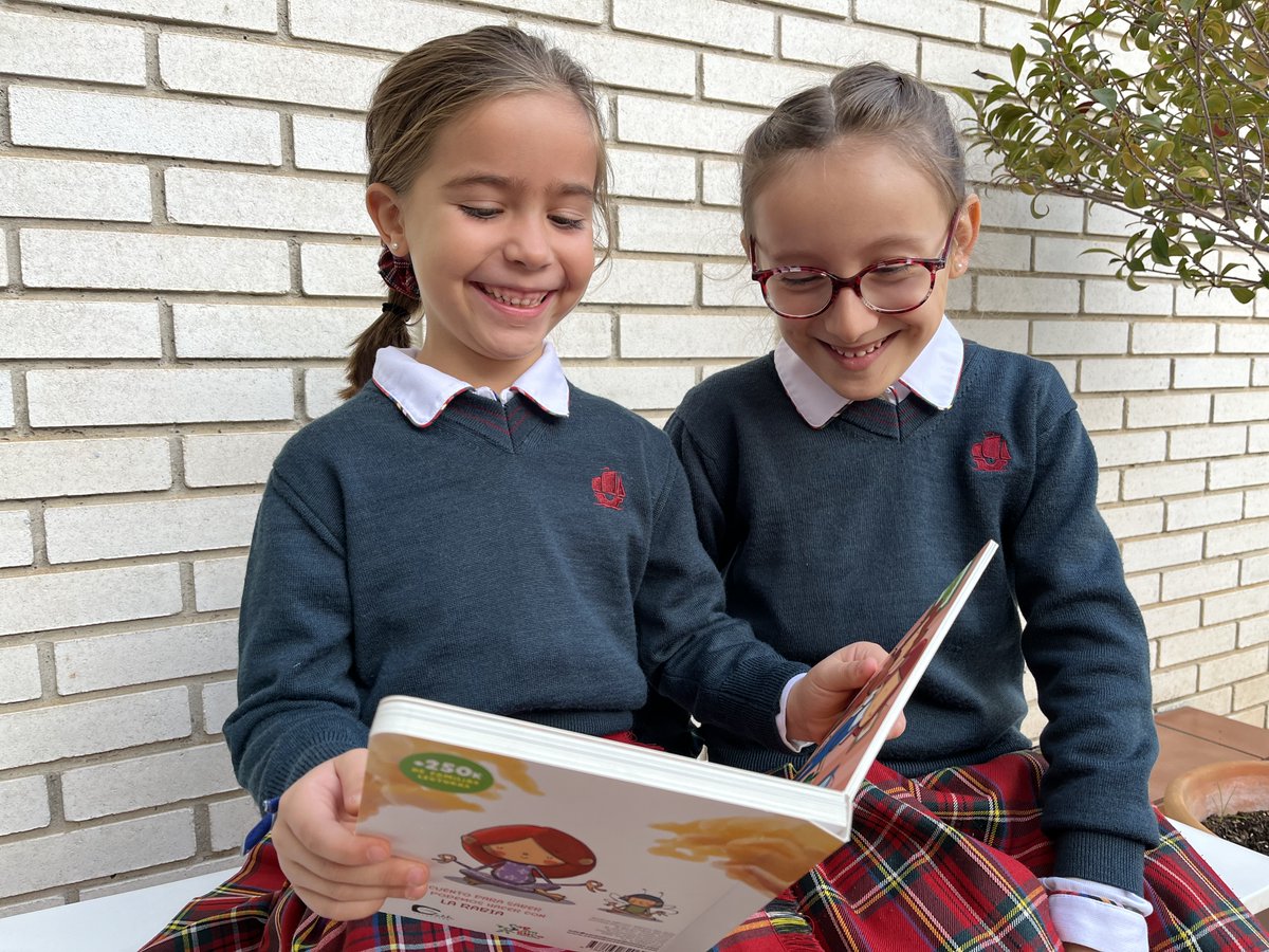 Imaginar. Explorar. Vivir. La lectura nos permite cultivar el alma y ver más allá de nuestra mirada. Hacer las historias nuestras y aprender de ellas. Habitar otros mundos y comprender el nuestro. Cada libro nos deja huella, nos inspira y nos acompaña.

¡Feliz día del libro!