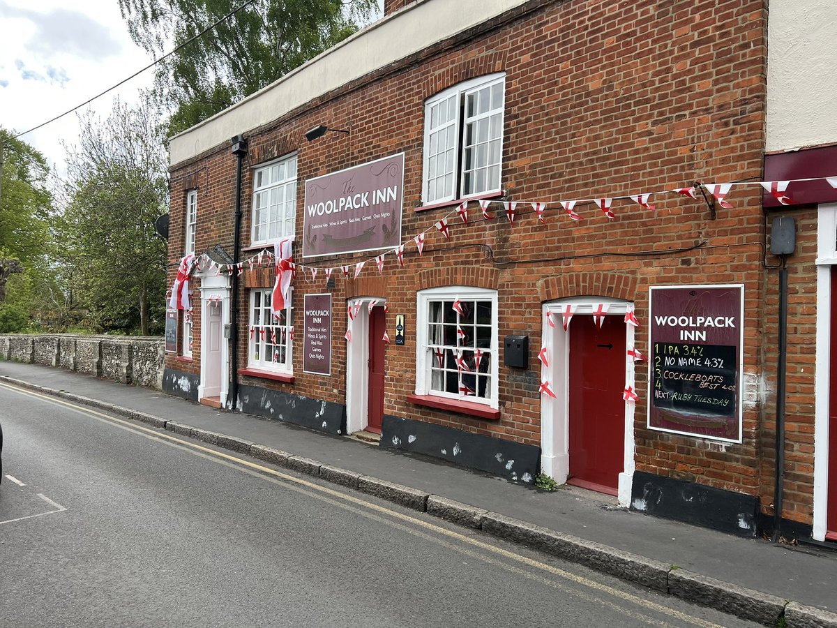 studicko123's tweet image. Support your local, St George’s day isn’t about the flags on the outside it’s about the characters on the inside. Appreciate all those that support stores day and their local pub. Keep you local going, never take it for granted