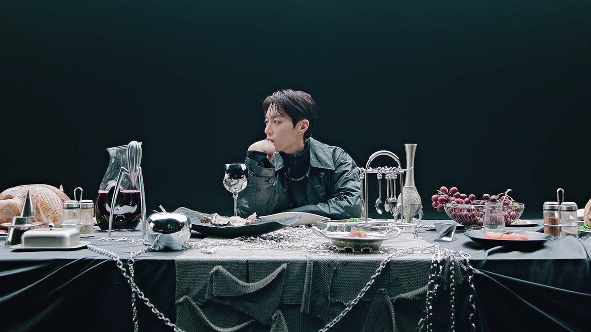 Highlight_AUent's tweet photo. HIGHLIGHT THE 6th MINI ALBUM [From Real to Surreal] 
2025. 04. 28. 18:00

하이라이트(HIGHLIGHT) - Chains MV TEASER #1
⛓️ https://t.co/yLXRKt8KDS

💿 TRACK LIST
 01. Chains (TITLE)
 02. 없는 엔딩 (Endless Ending)
 03. Good Day to You
 04. Follow Me

#From_Real_to_Surreal
#하이라이트 #HIGHLIGHT
#비스트 #BEAST
#체인스 #Chains
#윤두준 #YOONDUJUN
#양요섭 #YANGYOSEOP
#이기광 #LEEGIKWANG
#손동운 #SONDONGWOON