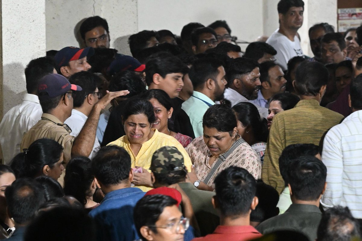 #Pahalgamterrorattack  | Monika Joshi, wife of deceased Hemant Joshi, bids an emotional farewell to her husband. 
📷<a href="/EmmanualYogini/">Emmanual Yogini</a>