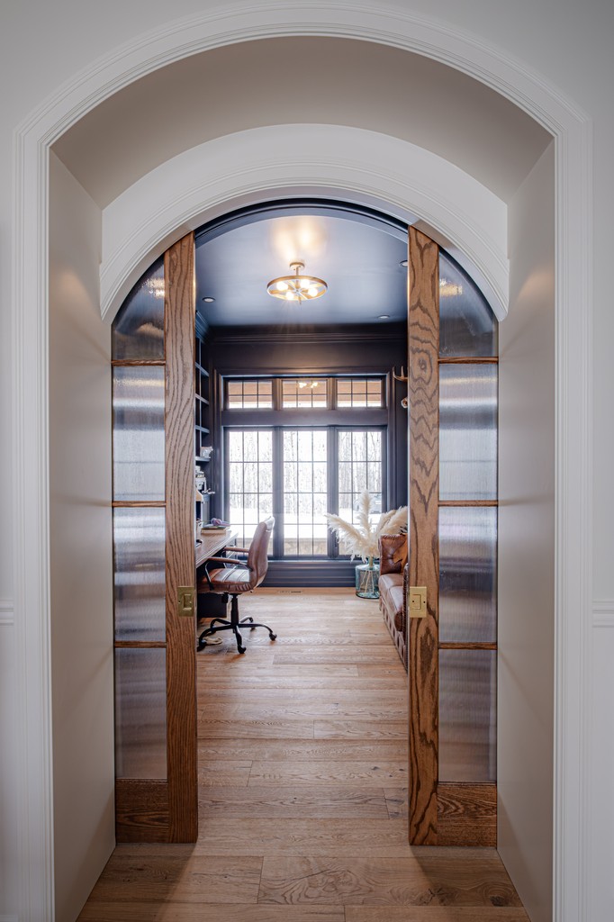 Bears Paw Project - Arches bring an elegant and timeless architectural element to any home. Whether framing doorways, windows, or creating alcoves, the soft curves create a sense of openness and flow. 

Interior Design: <a href="/rcid_/">Rochelle Cote</a>
Build: @wideskyhomes
Photo: @wideskyhomes