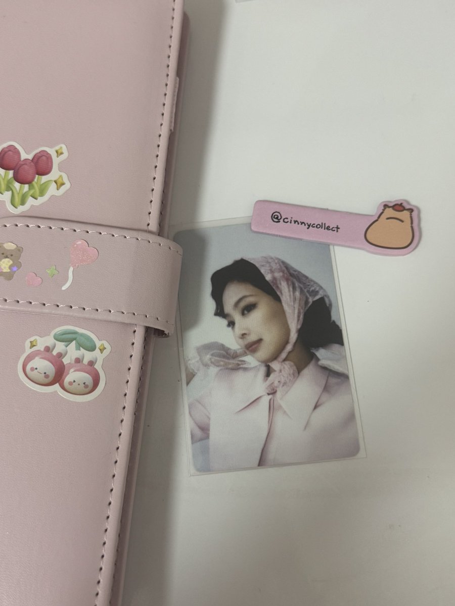 cinnycollect's tweet photo. ♡ ­꒰  ֺ ׅ venda/vendoᵎ ꒱ ─ 🌷

୨୧ jennie welcoming collection 2022;
୨୧ 30 + frete; https://t.co/tINu2X1Oro