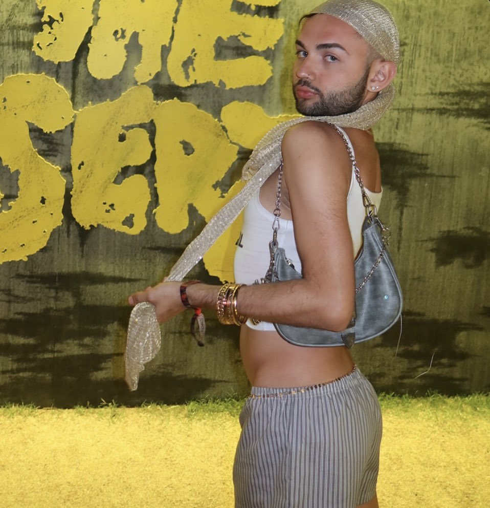 erickjadi's tweet photo. coachella 25 ♡ https://t.co/MKxi81GjFd
