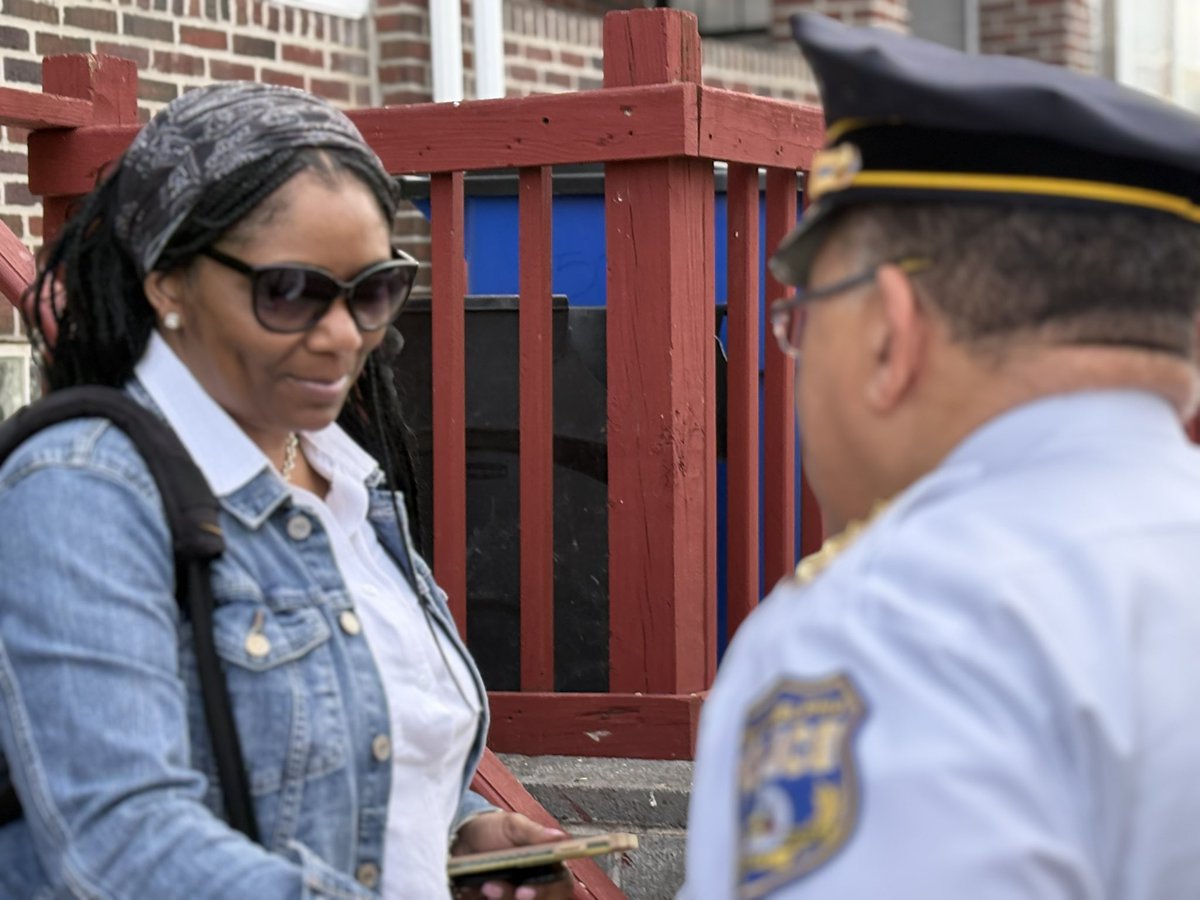 PPDCommish's tweet image. Engaging with the communities we serve is essential.We had the opportunity to walk through Lawncrest last night,connect with residents,visit the recreation center& meet some fantastic kids. Thanks to 2nd Dist. Capt. Desanto, PO Mroz, & Heather Miller for organizing this event.