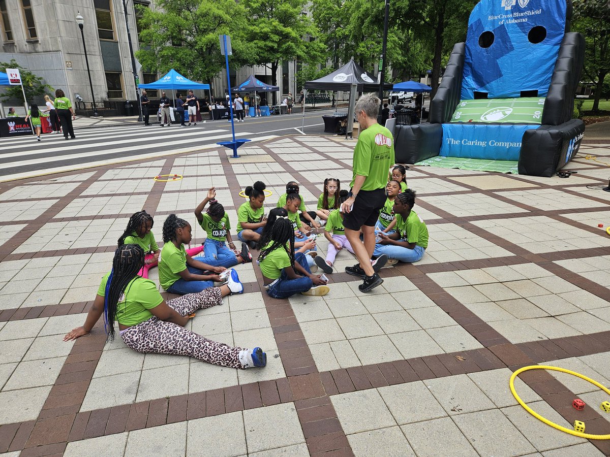 shuff13's tweet image. Getting ready for the HEAL Walk at Lunch! Got caught doing something healthy! BCS Strong! @asahperd @BhamCitySchools @DrMarkSullivan @prwill1052 @HEAL_United