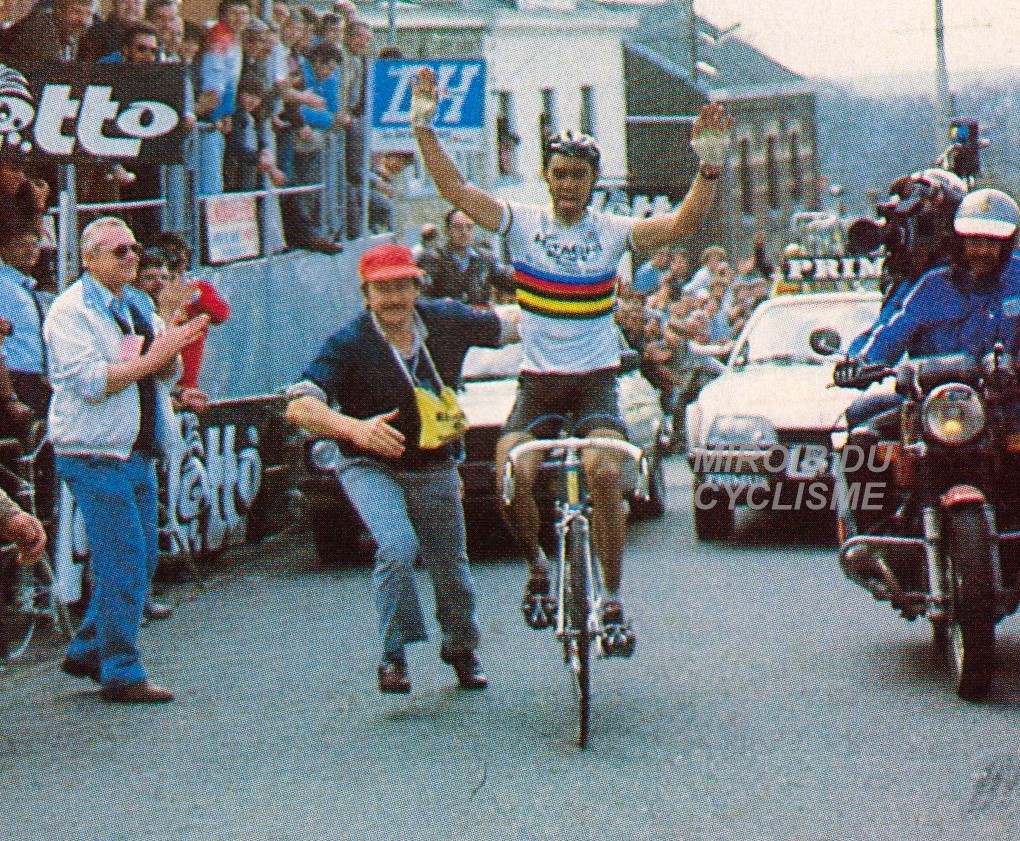 Claudy Criquiélion 🌈 1er vainqueur de l'histoire au sommet du Mur de Huy (Flèche Wallonne 1985). 
Et avec la manière forte 💪 (1:49 d'avance sur Moreno Argentin, 1:59 sur Laurent Fignon)

📸 MC
#ClaudeCriquielion #Criquielion #MurdeHuy #FlecheWallonne #cycling #cyclisme