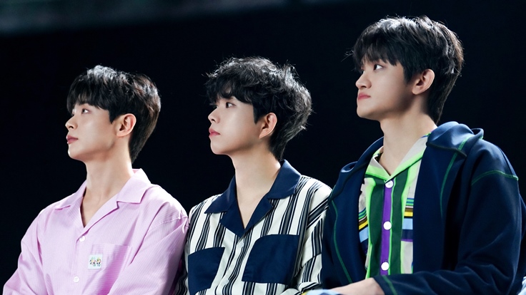 bloomingband's tweet photo. 2025.04.23 - LUCY '잠깨' 뮤직비디오 및 자켓 촬영 현장 
Wakey Wakey MV behind photos 
https://t.co/sjjwrSkQMQ https://t.co/burPzFY3B6