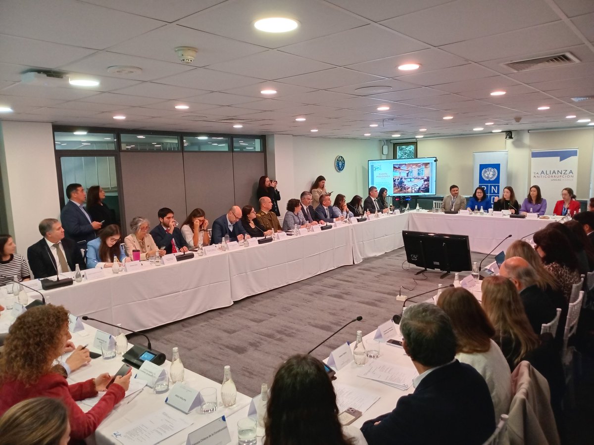 UAF_Chile's tweet photo. Ahora, director(s) de la UAF participa en la reunión ampliada de la @AlianzaUNCAC , que lideran @Contraloriacl y @PNUDChile. Presidenta saliente @Vlubbert da a conocer actividades e instrumentos creados en 2024 y su relación con la Estrategia de Integridad #ENIP https://t.co/MTLHapmbsG