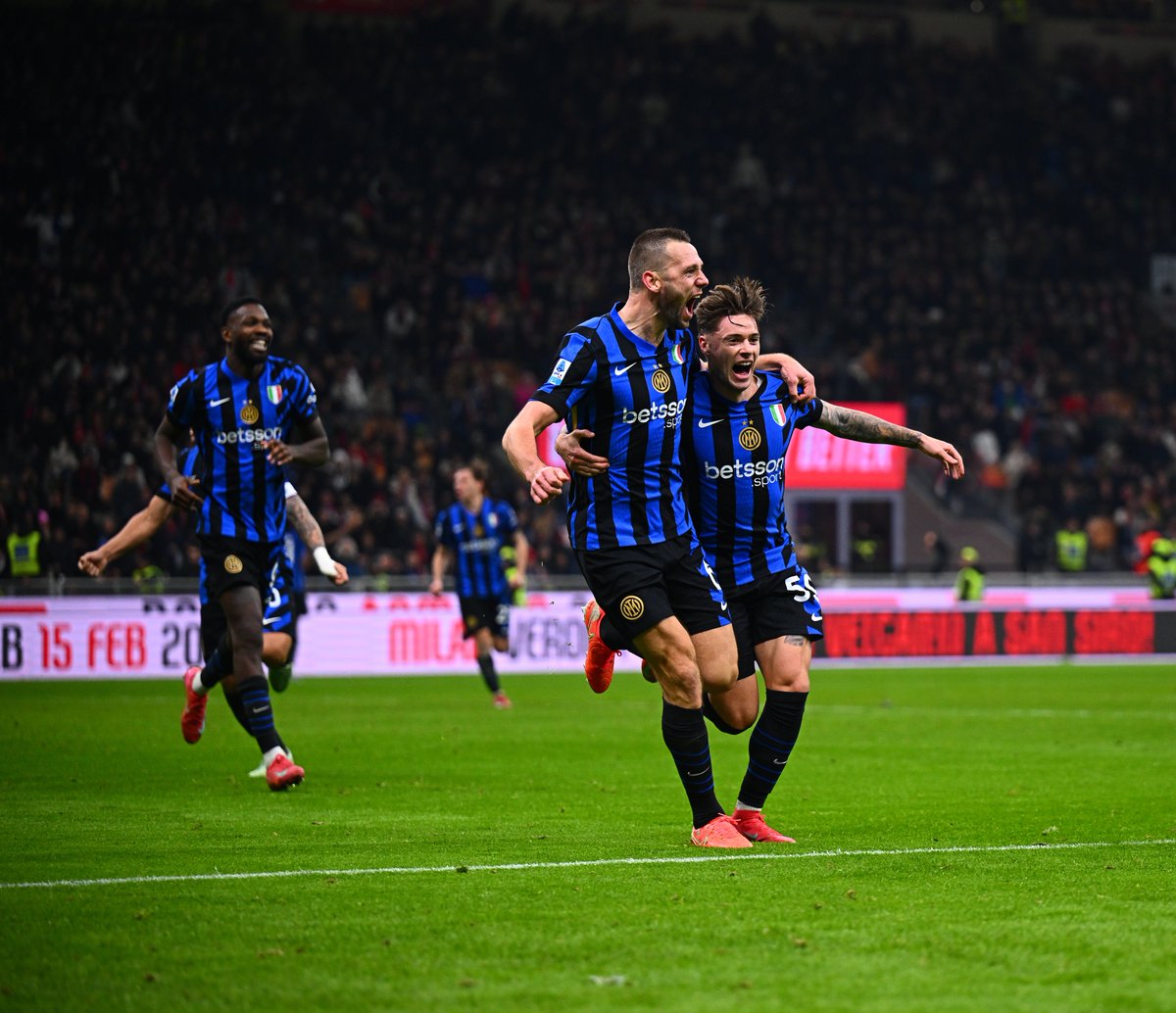 🏆 𝗛𝗢𝗬 𝗛𝗔𝗬 𝗗𝗘𝗥𝗕𝗜 𝗣𝗢𝗥 𝗖𝗢𝗣𝗔🔥

INTER🔵:

📊𝟳 𝘃𝗶𝗰𝘁𝗼𝗿𝗶𝗮𝘀 de 𝟭𝟬 𝗰𝗹á𝘀𝗶𝗰𝗼𝘀
⚽ Marcó en los últimos 𝟵 𝗰𝗹á𝘀𝗶𝗰𝗼𝘀
🐂 Lautaro ¡𝟴 𝗴𝗼𝗹𝗲𝘀 al Milan!

➡️DESCARGA LA APP: bga.onelink.me/ug5x/oaox4gde