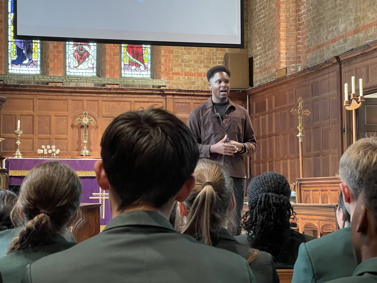 Pleasure to meet <a href="/amanisimps/">AMANI SIMPSON 🕊</a> today and hear how he turned his life around from school expulsion, being stabbed and stabbed and involved in a county lines drug gang to award-winning coach, filmmaker, visionary – and school governor with a degree! Thank you Amani! #inspiration