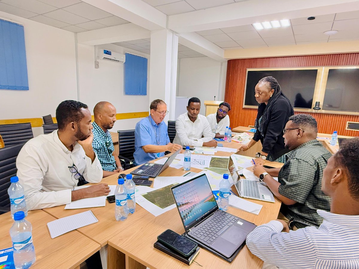 UNHabitat_Som's tweet photo. We just wrapped up a productive two-day @IDSF planning workshop in Mogadishu! Key discussions centered on tackling the #displacement crisis with targeted strategies for #Baidoa and #Bossaso; including the Baidoa Barwaaqo Slaughterhouse and Bossaso Gribble #areaupgrades. https://t.co/1ccoULfk0r