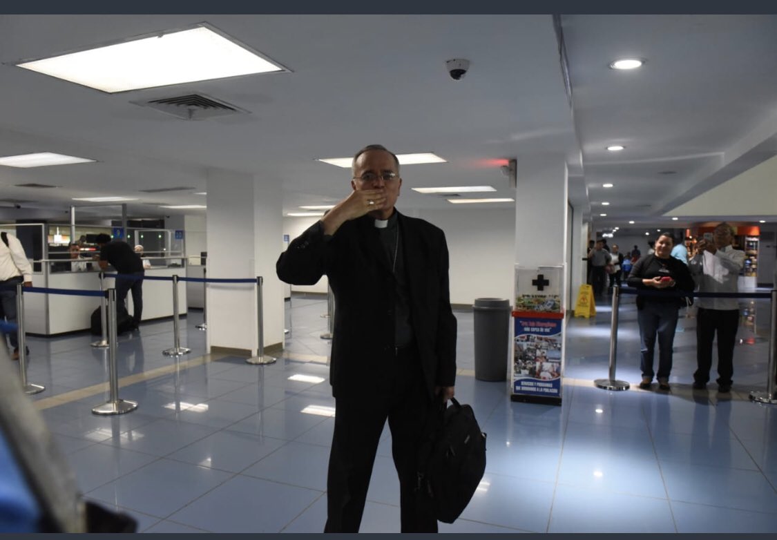 Carmelite Quotes @carmelitequotes (@carmelitequotes) on Twitter photo Bishop Báez writes:
"Six years ago today, on April 23, 2019, I left Nicaragua. I thank God for sustaining me with His love in the darkness, Pope Francis for his brotherly closeness, and my family, the Carmelite friars, and God’s people for their love and prayers."
<a href="/silviojbaez/">Silvio José Báez</a> Bishop Báez writes:
"Six years ago today, on April 23, 2019, I left Nicaragua. I thank God for sustaining me with His love in the darkness, Pope Francis for his brotherly closeness, and my family, the Carmelite friars, and God’s people for their love and prayers."
<a href="/silviojbaez/">Silvio José Báez</a>
