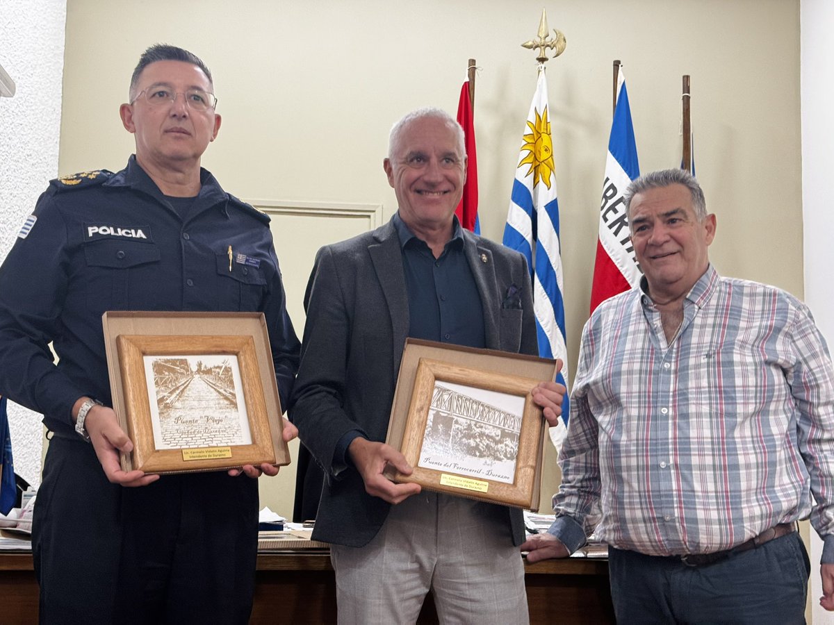 En el inicio de su gira por el interior, el Ministro, Carlos Negro, junto al Director de la Policía, José Manuel Azambuya, y el Jefe de Policía de Durazno, Gabriel Lima, fue recibido por el Intendente Carmelo Vidalín. 
Durante el encuentro se analizó la situación del departamento