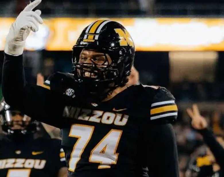 Aaron Wilson (@aaronwilson_nfl) on Twitter photo Missouri <a href="/MizzouFootball/">Mizzou Football</a> second-team All <a href="/SEC/">Southeastern Conference</a> offensive lineman Cam’ron Johnson (Shadow Creek) meets today with #Bears last week met with #Browns lot of interest from #Chiefs before and after their local prospect day, per league source <a href="/KPRC2/">KPRC 2 Houston</a> <a href="/SCSharkFootball/">ShadowCreekFootball</a> Missouri <a href="/MizzouFootball/">Mizzou Football</a> second-team All <a href="/SEC/">Southeastern Conference</a> offensive lineman Cam’ron Johnson (Shadow Creek) meets today with #Bears last week met with #Browns lot of interest from #Chiefs before and after their local prospect day, per league source <a href="/KPRC2/">KPRC 2 Houston</a> <a href="/SCSharkFootball/">ShadowCreekFootball</a>