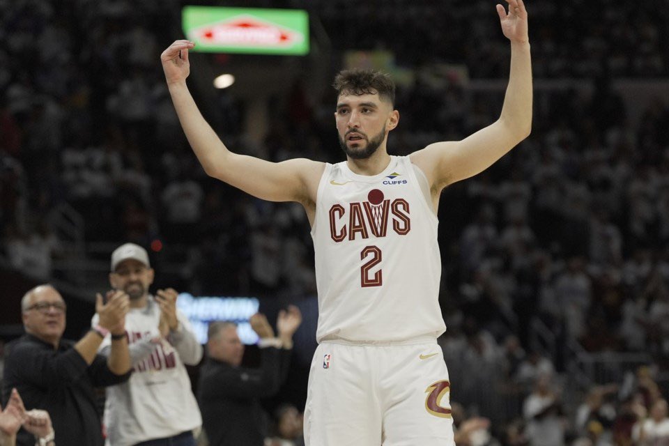 BetWithCrazy's tweet photo. 4/23 PROP #2💰🤑

Ty Jerome O 2.5 Rebounds 

Ty is sitting at -145 he had 5 boards last game and the game before and he hasn’t went under this line since 2022 I love the over.
#BetWithCrazy #BETSOME https://t.co/gfEfLqgISm