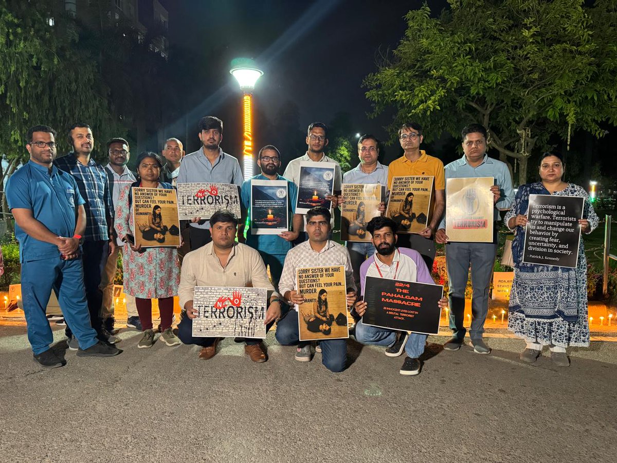 KanishkAIIMS's tweet image. Condolence Meet at AIIMS 
#phalgamattack #phalgamterrorattack