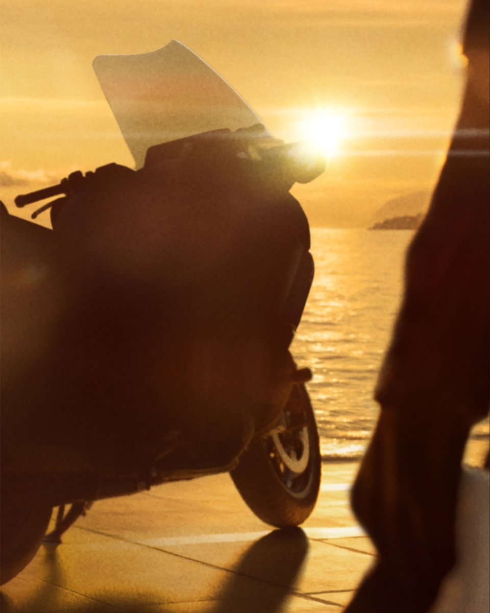 An all-new touring icon is on the horizon. #R1300RT

Don’t miss the reveal on 29 April at 11 AM EDT.

#MakeLifeARide #BMWMotorrad
__
Images use CGI.