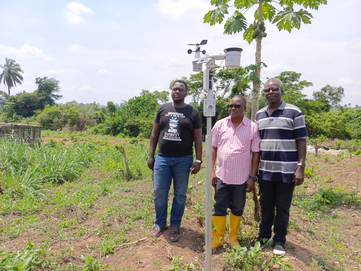 Field Update from the Urbane Project Our team was in Nigeria and Benin, working alongside our partners University of Ibadan and Université d'Abomey-Calav. We successfully installed and configured weather stations, solar-powered gateways, and tensiometers on four farms.