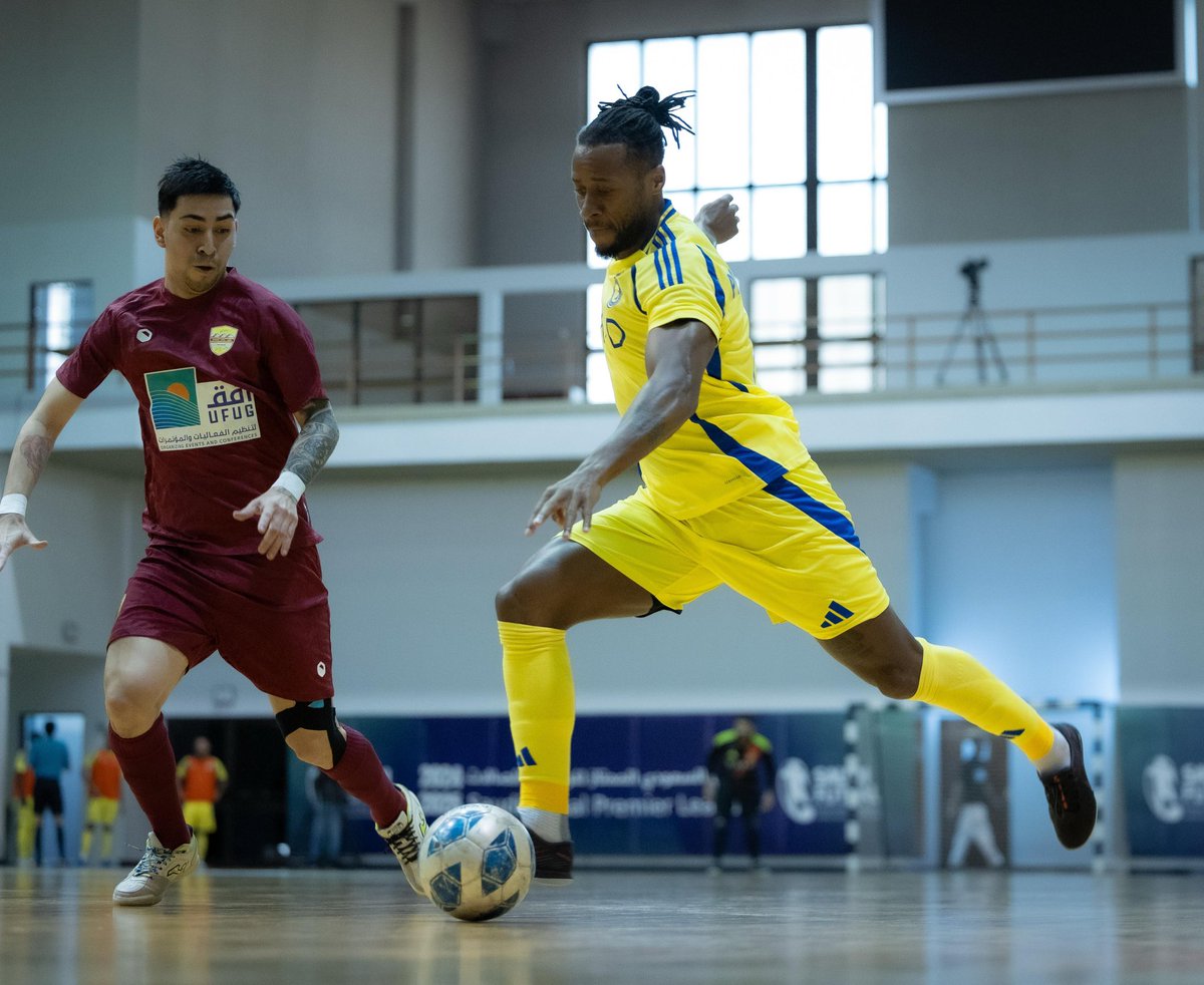 ⚽ | بثلاث اهداف مقابل ثلاثة 
صالات #العالمي يتعادلون إيجابيًا مع السروات 

القادم أفضل يا نجوم 💛👏
#رياضات_النصر_المختلفة