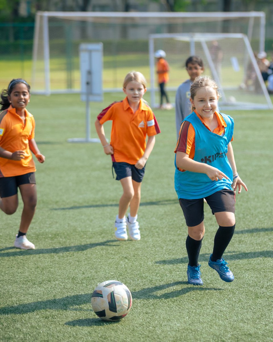 Stonehill_SIS's tweet image. What a day of energy and excitement at Stonehill’s PYP Interclass football finals! Our young athletes showcased incredible skill, teamwork, and sportsmanship on the field.
#PYPInterclassSports #FootballFinals #GoStonehillTigers