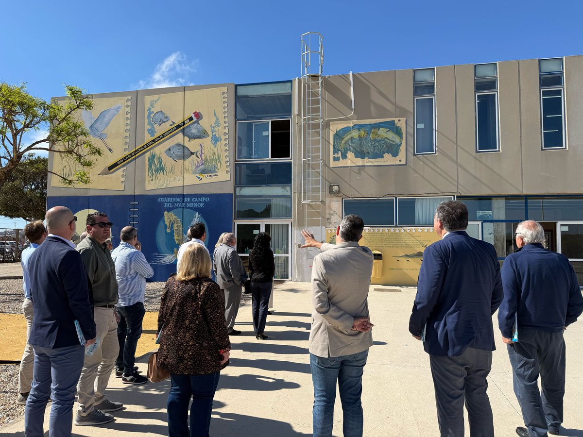 Esta mañana hemos recibido la grata visita de una representación de la COEC junto con empresarios de la zona, que han tenido la oportunidad de conocer nuestras cocinas y los proyectos que queremos desarrollar. Gracias a todos por venir y en especial a su presidenta Ana Correa.