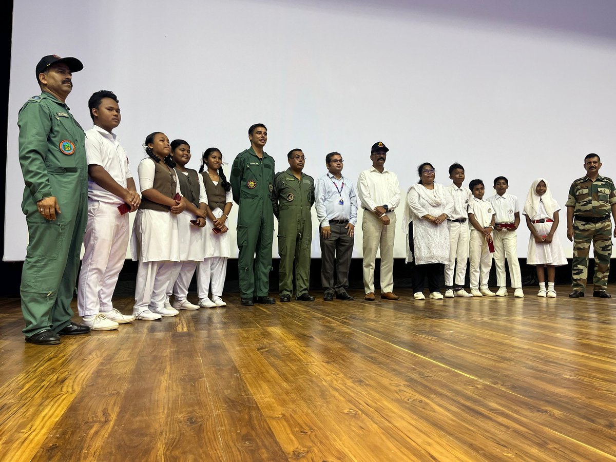 AN_Command's tweet photo. On #EarthDay2025, Air Force Station Carnicobar hosted a Quiz Competition by #SBI &amp; screened the motivational film Fighter for school children of Car Nicobar — inspiring young minds towards knowledge 📚, courage ✈️ &amp; care for our planet 🌍! #AFSCarnic #AirForceComponent #ANC https://t.co/9h9G8ZNJK4