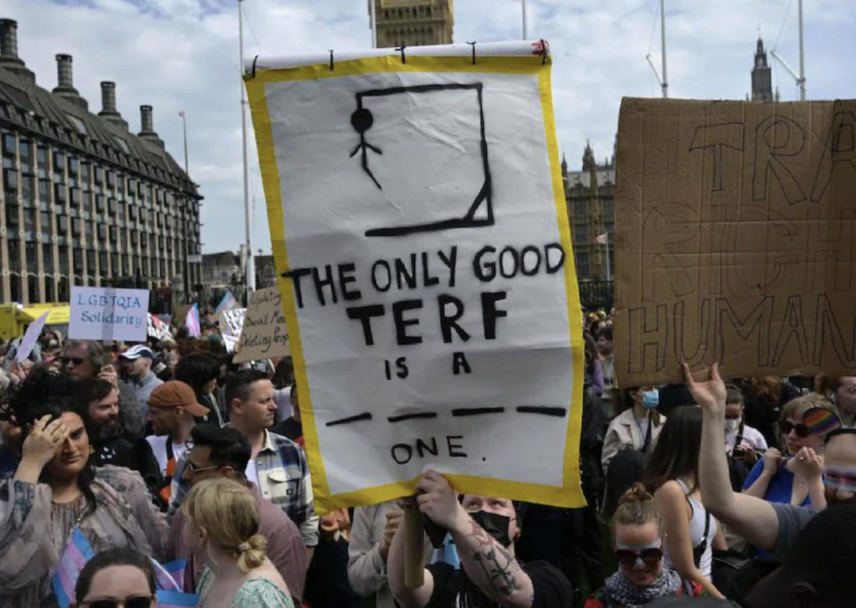Martin Daubney 🇬🇧 (@martindaubney) on Twitter photo NEXT: SHOULD TRANS PROTESTORS BE JAILED?
If the "Far Right" are banged up for Facebook posts, why not this lot? With the peerless <a href="/SBarrettBar/">Steven Barrett</a> NEXT: SHOULD TRANS PROTESTORS BE JAILED?
If the "Far Right" are banged up for Facebook posts, why not this lot? With the peerless <a href="/SBarrettBar/">Steven Barrett</a>