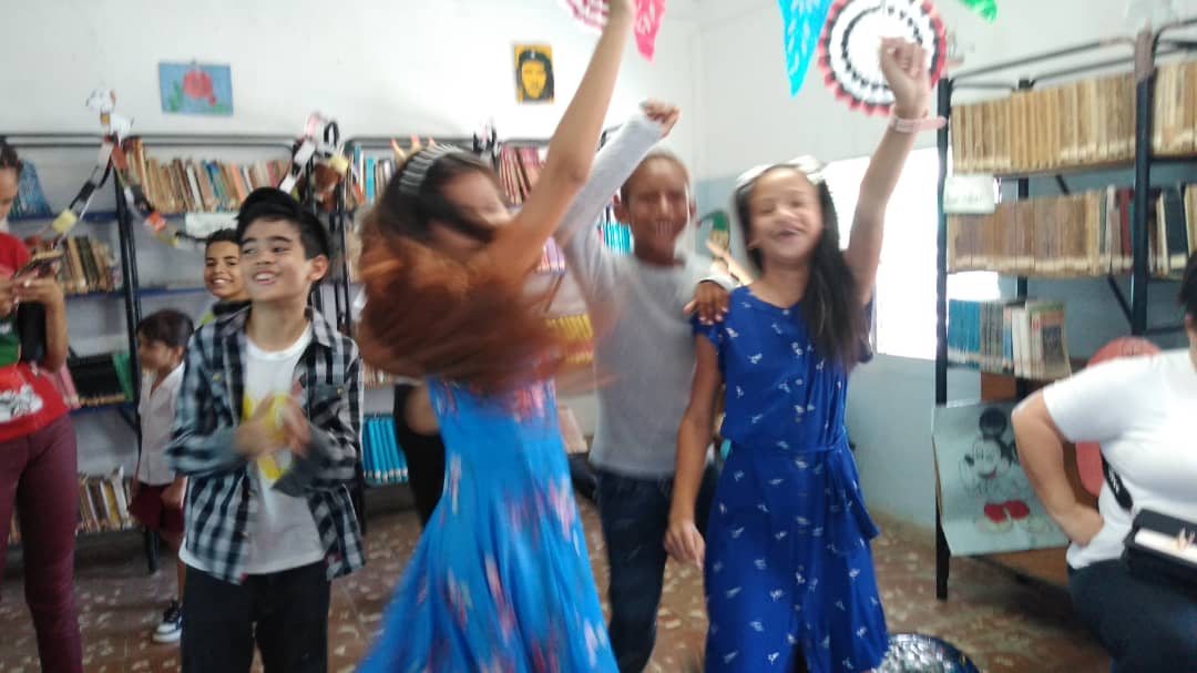 Alenna1558417's tweet photo. @ Los pioneros de la E/P Urselia Diaz  celebran el día de nuestro idioma Español a través de diferentes actividades. https://t.co/KCIetibb1C