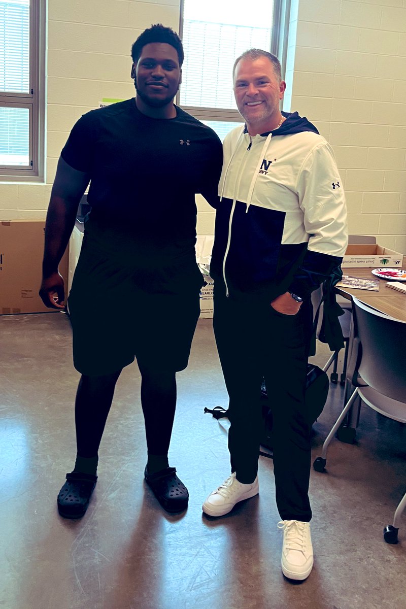 Winton Woods HS Football (@winton_woodsfb) on Twitter photo Thanks <a href="/PJVolker/">🇺🇸PJ Volker⚓️</a> & <a href="/NavyFB/">Navy Football</a> for stopping by checking on our guy & guys!!! One of the best DL to play here & that’s saying something! Couldn’t be more proud of our guy! 🟦🟩🦾 Thanks <a href="/PJVolker/">🇺🇸PJ Volker⚓️</a> & <a href="/NavyFB/">Navy Football</a> for stopping by checking on our guy & guys!!! One of the best DL to play here & that’s saying something! Couldn’t be more proud of our guy! 🟦🟩🦾