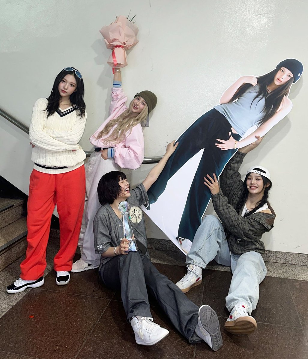 newjeans_loop's tweet image. 