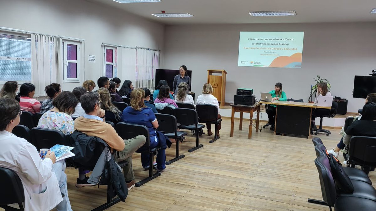 🟠 CAPACITAMOS A EQUIPOS DE SALUD DE HOSPITALES CABECERA EN CALIDAD Y SEGURIDAD DEL PACIENTE

🌐 Para más información: acortar.link/4uIp9v

#CalidadYSeguridadDelPaciente #POE #Salud #Chubut #Gobierno