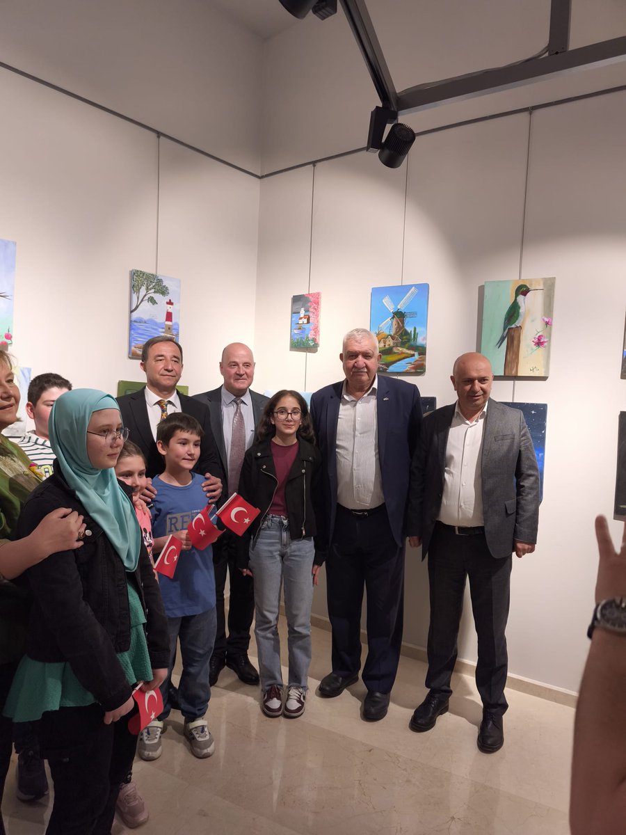 Afyonilkultur's tweet photo. Turizm Haftası etkinlikleri kapsamında Akrones Otelde  Minikeller Resim Sergisi açılışı yapılarak 23 Nisan Çocuk bayramı kutlandı https://t.co/tN7Re1nBxM