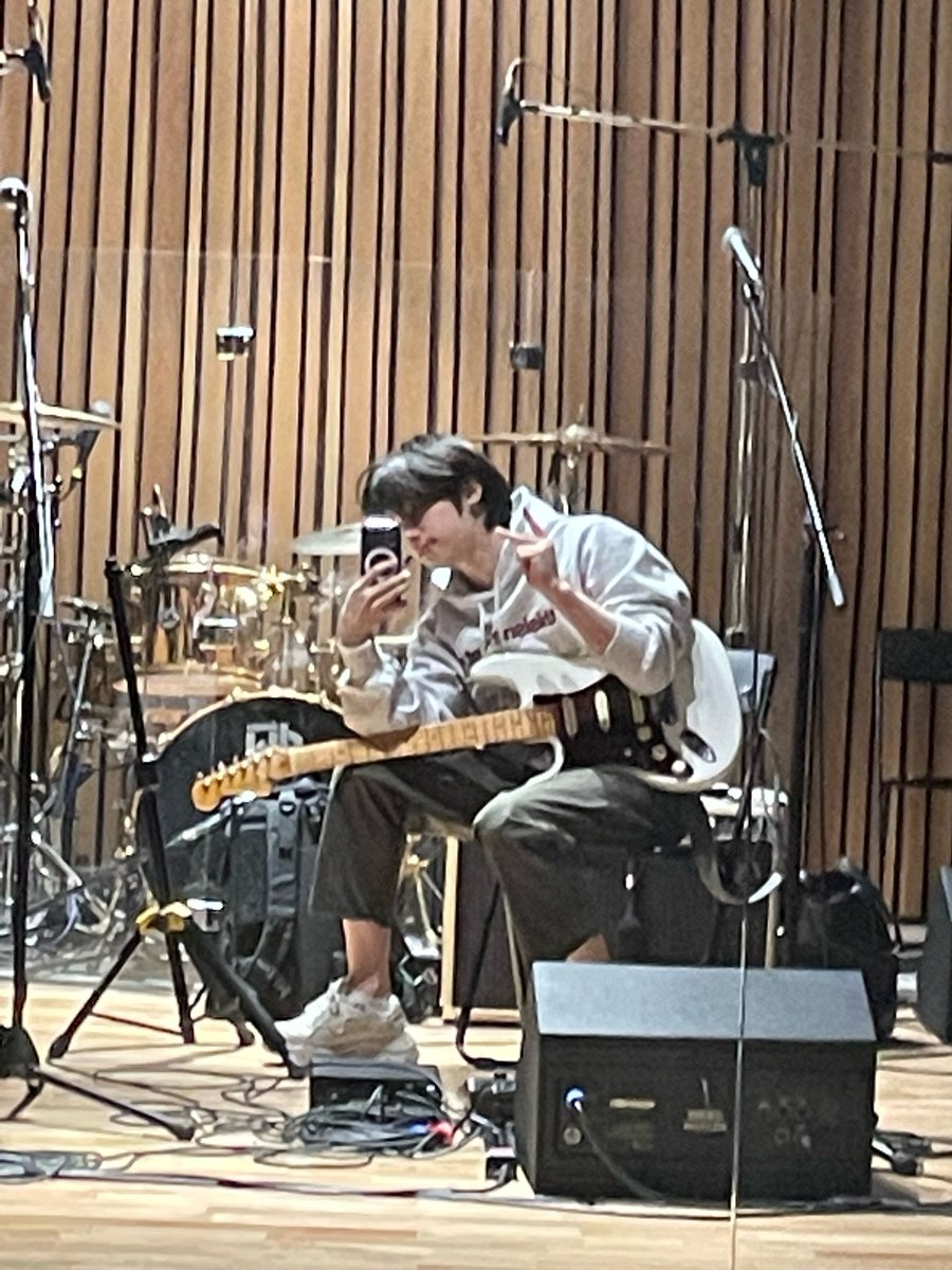 gaonsites's tweet photo. GAON PRACTICE SELCA 🤍🤍🤍 https://t.co/tOuE3aALqU