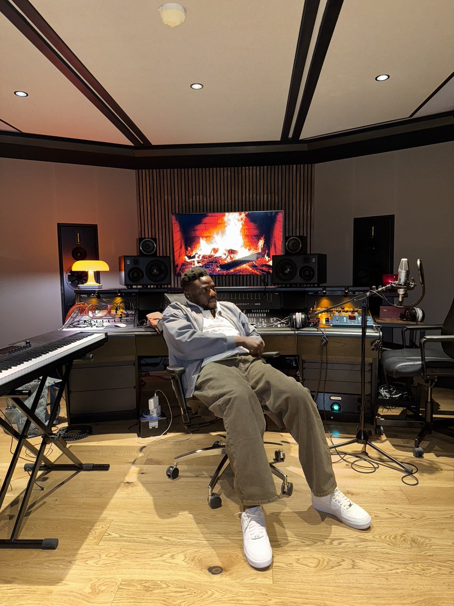 kolawole S Omoboriowo (@manlikescoop_) on Twitter photo Shoutout To everyone that contributed to the success of this record with me 🤝
🎵 @tiwasavage
Prod @Mystroofficial @magicsticks_
Co-written : <a href="/officialdonel/">Donel Mangena</a> @josiah_bassey @itsmetai Shoutout To everyone that contributed to the success of this record with me 🤝
🎵 @tiwasavage
Prod @Mystroofficial @magicsticks_
Co-written : <a href="/officialdonel/">Donel Mangena</a> @josiah_bassey @itsmetai