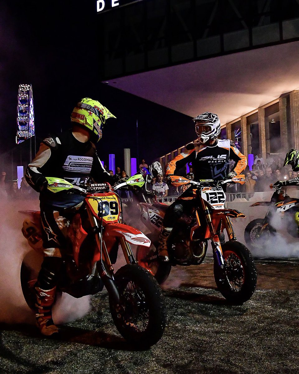 De geur van brandend rubber komt terug naar de Weiersstraat! Op vrijdag 27 en zaterdag 28 juni vind je hier te gekke stunts, demo's en trials van diverse motorrijders én we hebben nog een verrassing in petto. Stay tuned 👀

Klaar voor spektakel? 🔥

#ttfestival