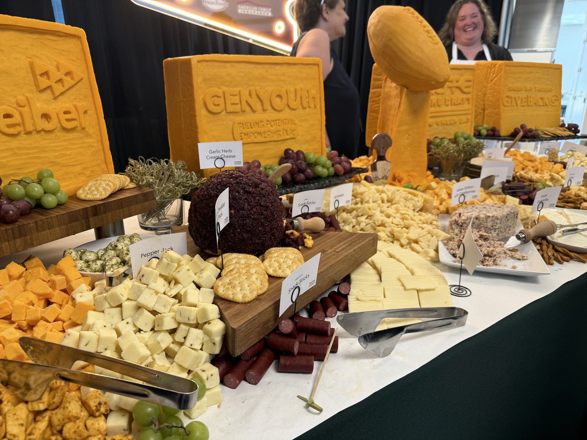 You better believe there’s Wisconsin cheese at Taste of the Draft.