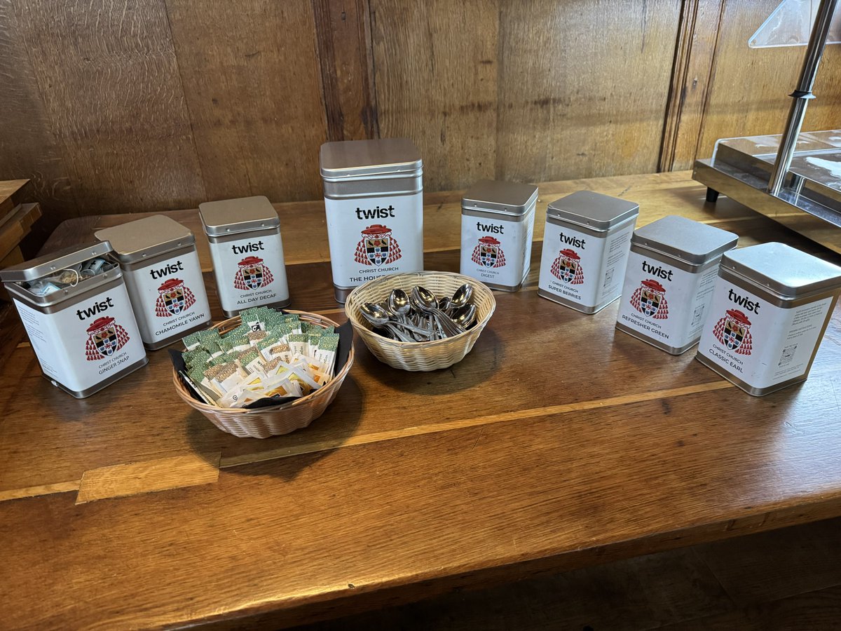 baayaashiii's tweet photo. Christ Churchに泊まったから大広間のモデルになったホールで朝ごはんも食べられた🍽️貴重な経験だ〜☺️ https://t.co/kerA2wkELt