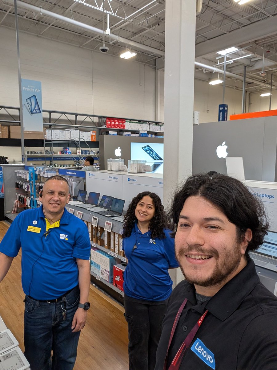 LenovoSoCal's tweet photo. Quick selfie after training on the all new Yoga 7's #WeAreLenovo #PremiumStars https://t.co/EUtlSEVKEK