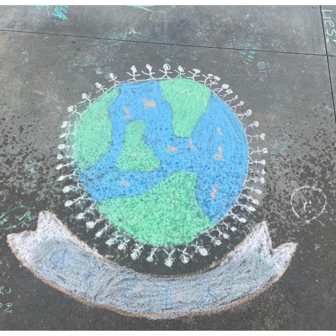 FSAPrivate's tweet image. 🌍#EarthDay at FSA!

Our students explored campus for cool plants and insects, joined an inspiring Earth Day presentation, and decorated the school with eco-friendly pictures. Proud to see our Mustangs learning to love and protect our planet! 💚🌱 #FSAGoesGreen #FSAProud