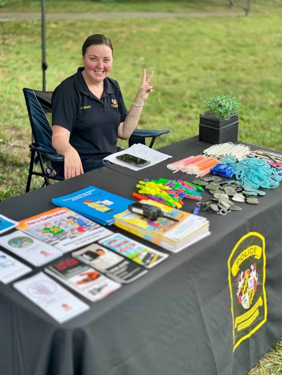 UnivParkPolice's tweet photo. Happy Administrative Professionals Day!

Thank you to all the administrative professionals who keep everything running smoothly behind the scenes.

A huge thank you to our very own Liz! Day in and day out, you go  above and beyond. We are so grateful for everything you do! https://t.co/UaTJe8xRj4