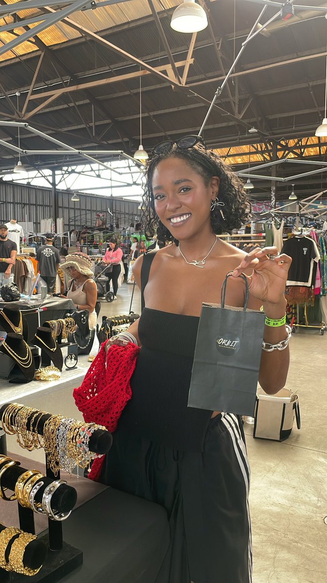 shoporbitx's tweet photo. love from the flea 🖤🪐 #blackmarketflea https://t.co/Azh3QPhErJ